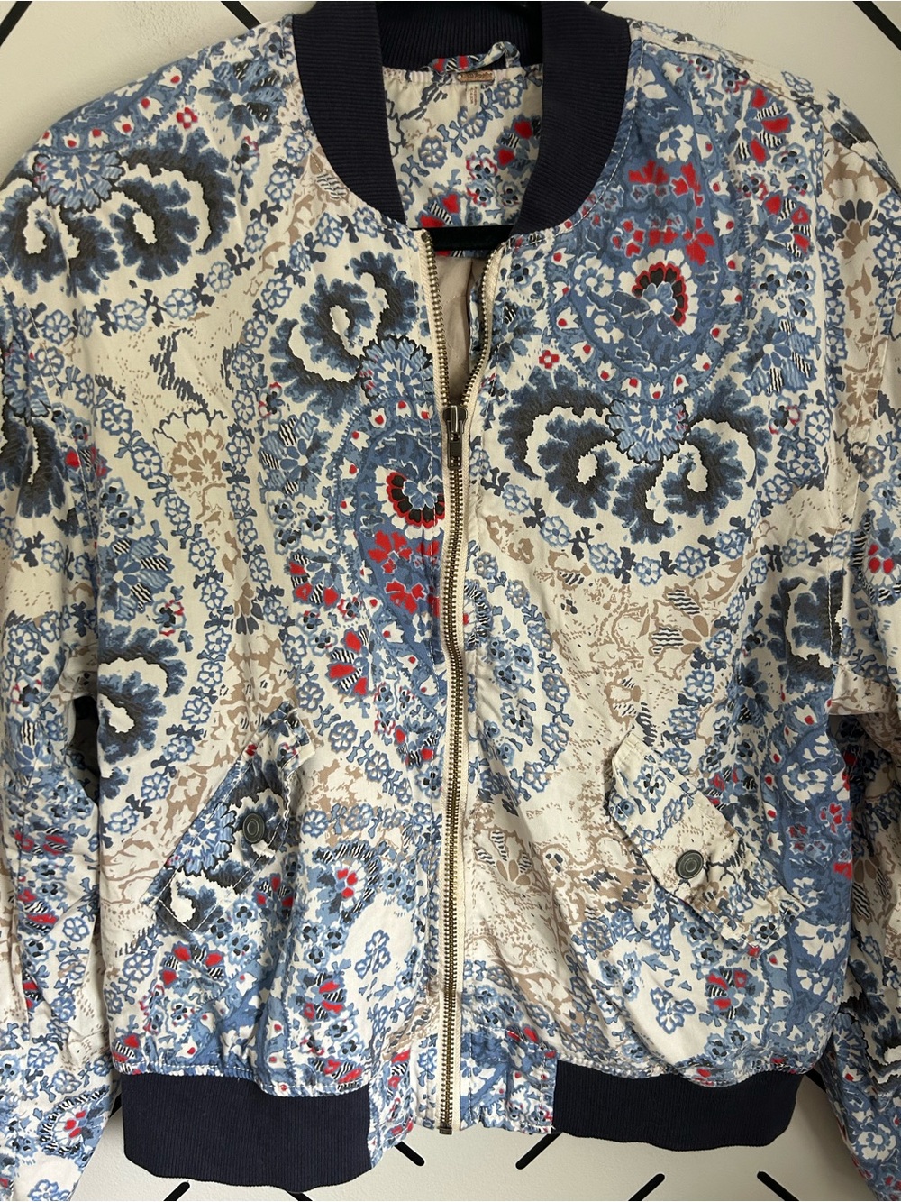 Free People Daytrip Paisley Bomber Jacket, full-zip quilted oversized - Picture 6 of 11